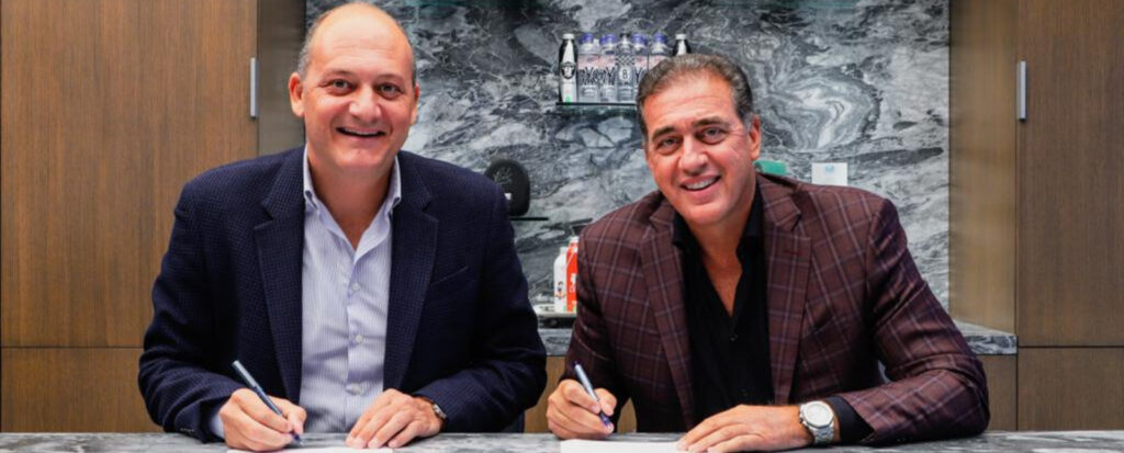 Read more about the article APT PADEL TOUR announces an ownership partnership between Ike S. Franco, partner of the New York Yankees and Fabrice Pastor, international padel circuit owner